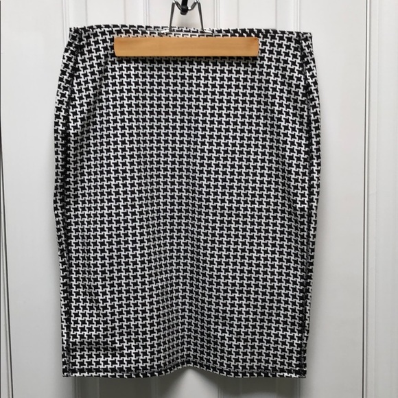 Old Navy Dresses & Skirts - Pencil skirt